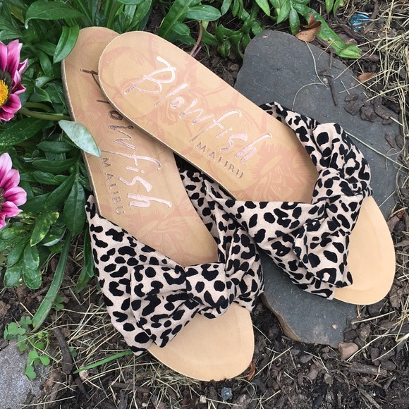 Restocked 🖤Blowfish 🐡 Black Slip ons Sanda… - Picture 9 of 9